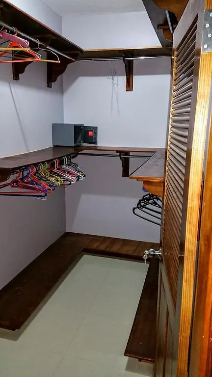 Modern London Apartment Irish Town 자메이카
